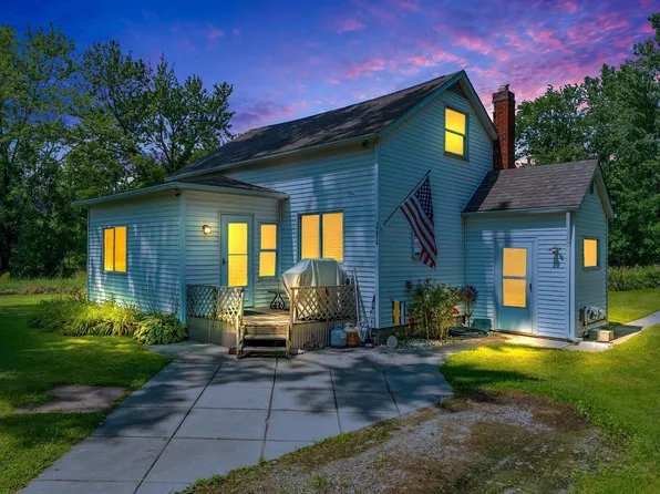 37474 Utica Rd, Sterling Heights, MI 48312