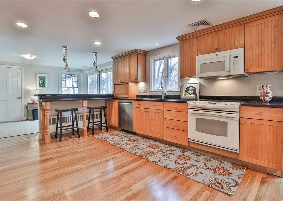 150 Pleasant St, Milton, MA 02186 Zillow