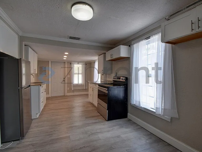 914 23rd St W #B — Photo 15