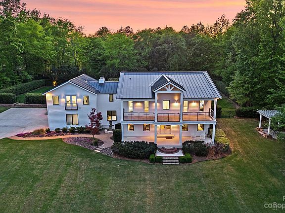 2nd image of 630 Brackenbury Ln