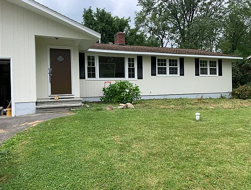 225 Marsh Dr Photo 1