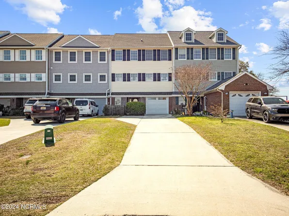 405 W Bay Drive, Sneads Ferry, NC 28460