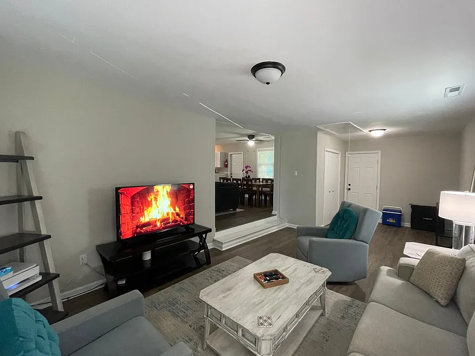 1315 Maryland Dr