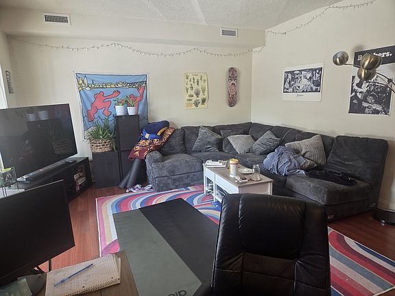 5th image of 2318 N Milwaukee Ave APT 203