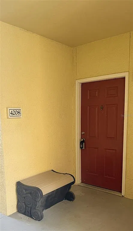 4 bed, 2.0 bath, 1372 sqft, $2,500 — Photo 1