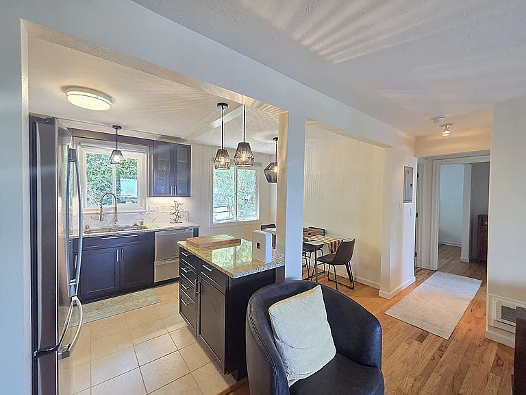 202 E Rockwood Blvd #2 — Photo 10