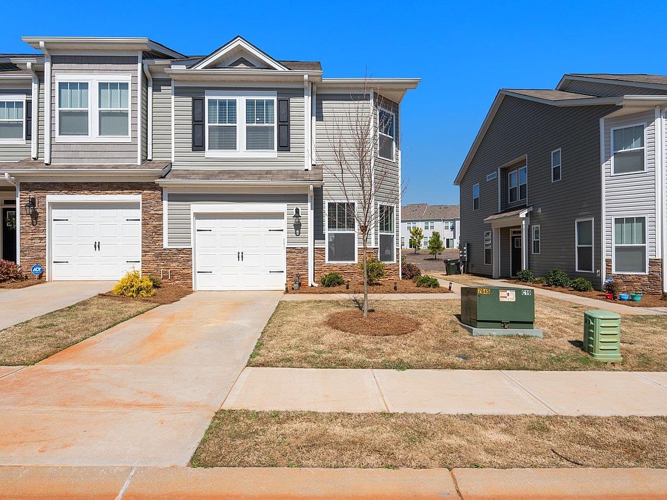 1st image of 15 Planters Pl
