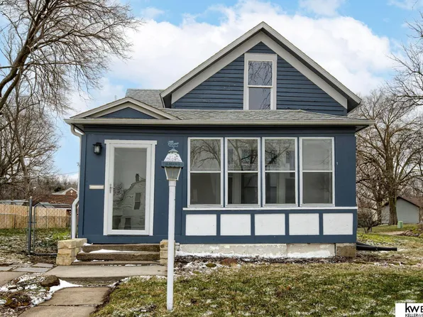 1967 Colfax St, Blair, NE 68008