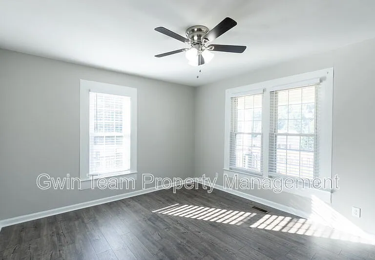 4715 S Lee St — Photo 6