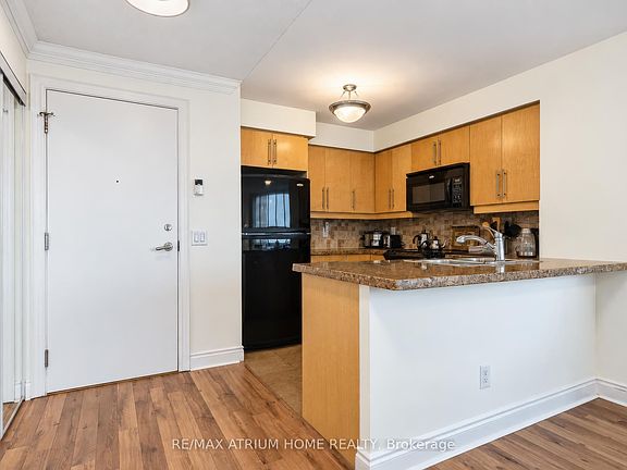 4th image of 25 Greenview Ave #2320