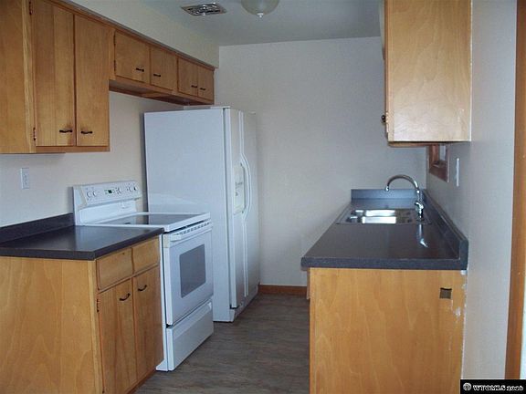 5th image of 409 Fremont Ave