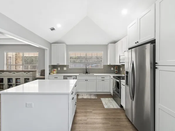 507 E Timberlake Dr, Mary Esther, FL 32569