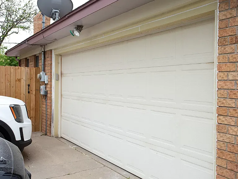 3301 Winton Dr — Photo 17