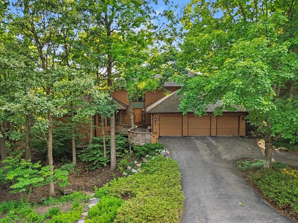 685 Green Rd, Ann Arbor, MI 48105