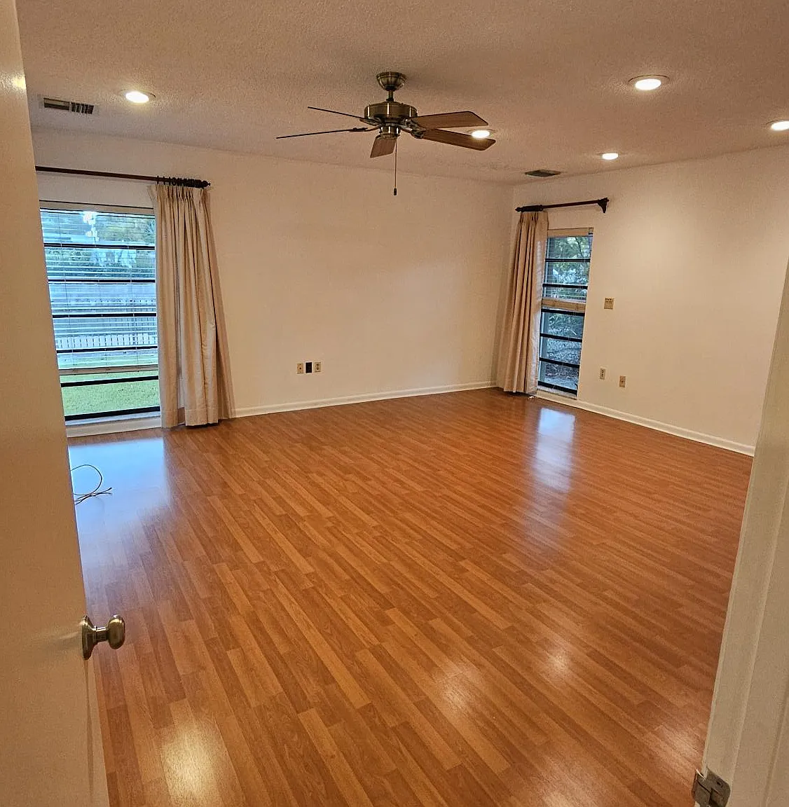 3 bed, 2828 sqft, $6,000 — Photo 4