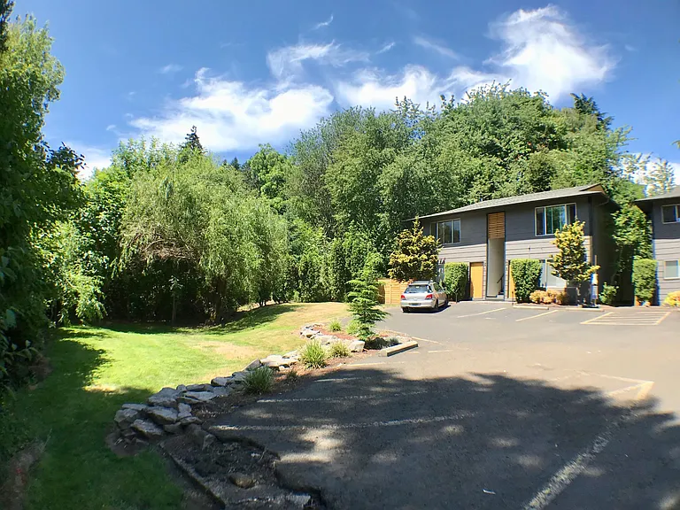 19535 River Rd #4 — Photo 10