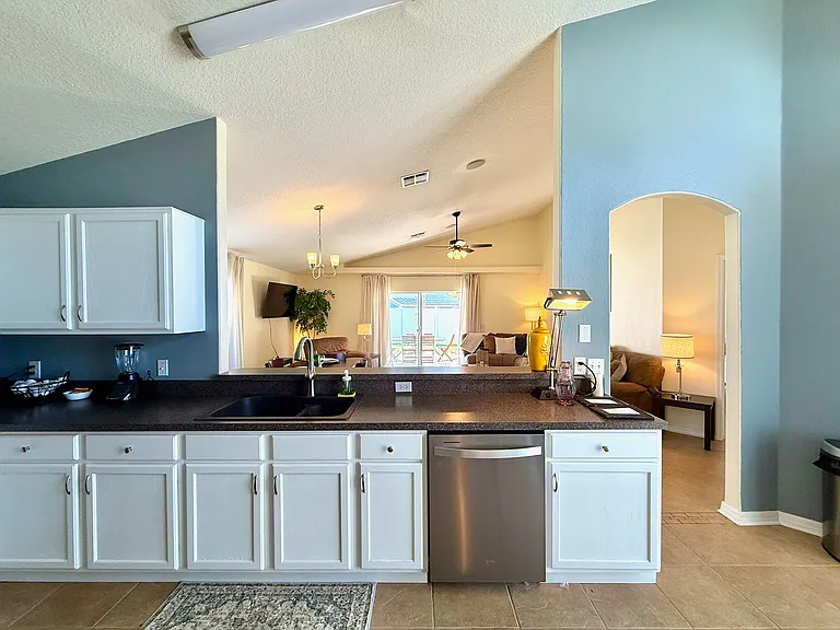 1222 Thousand Oaks Blvd — Photo 6
