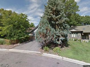 2197 Vivian Ln, Saint Paul, MN 55119