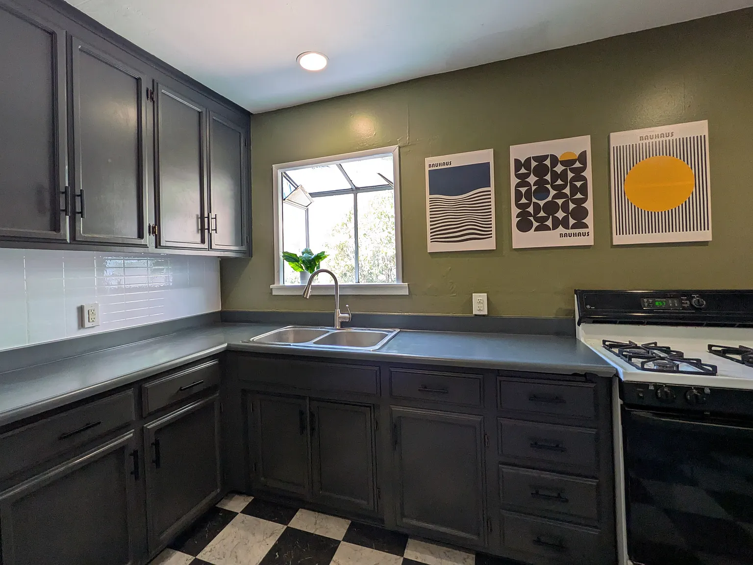 4 bed, 1347 sqft, $2,895 — Photo 4