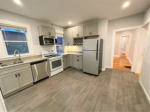 122 Beech St #2 Photo 1