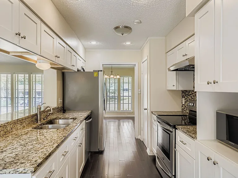 5313 Basswood Ln — Photo 10