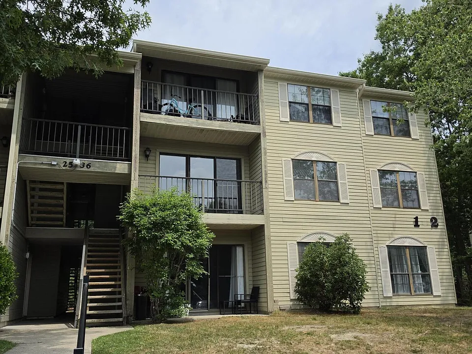 26 Colonial Ct