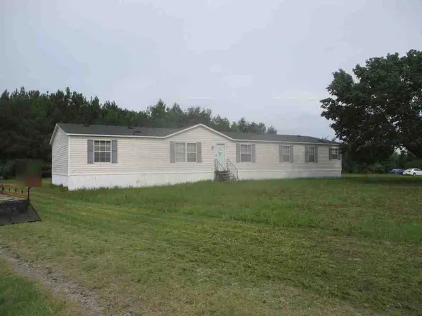 230 Fox Run Dr, Pikeville, NC 27863