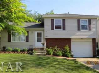 2413 Rainbow Ave, Bloomington, IL
