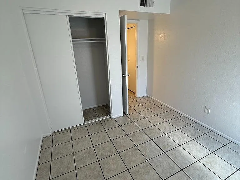 61 W Inglewood St #3 — Photo 14