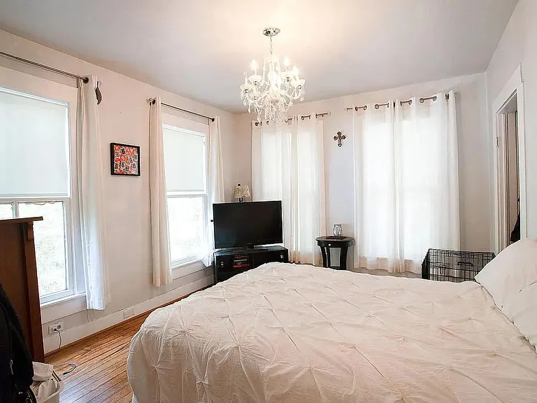 431 Lindsey St — Photo 10