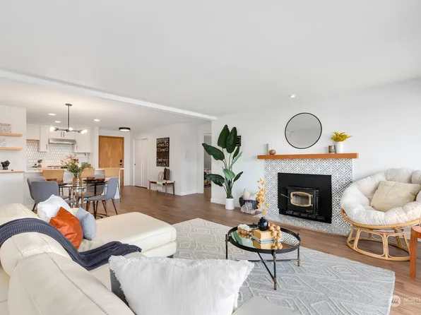 9710 Greenwood Avenue N #301, Seattle, WA 98103