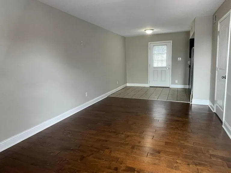916 Villa Dr — Photo 1