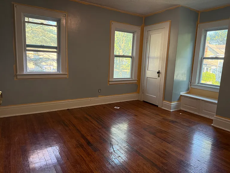 2625 E Fayette St — Photo 10