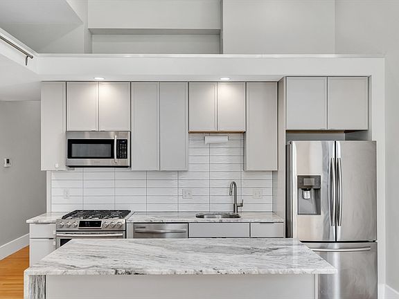 5th image of 204 Spencer Ave Unit 6