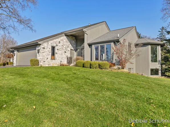 4999 N Quail Crest Dr SE, Grand Rapids, MI 49546