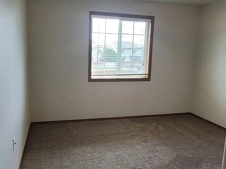 1349 E Greens Loop — Photo 20