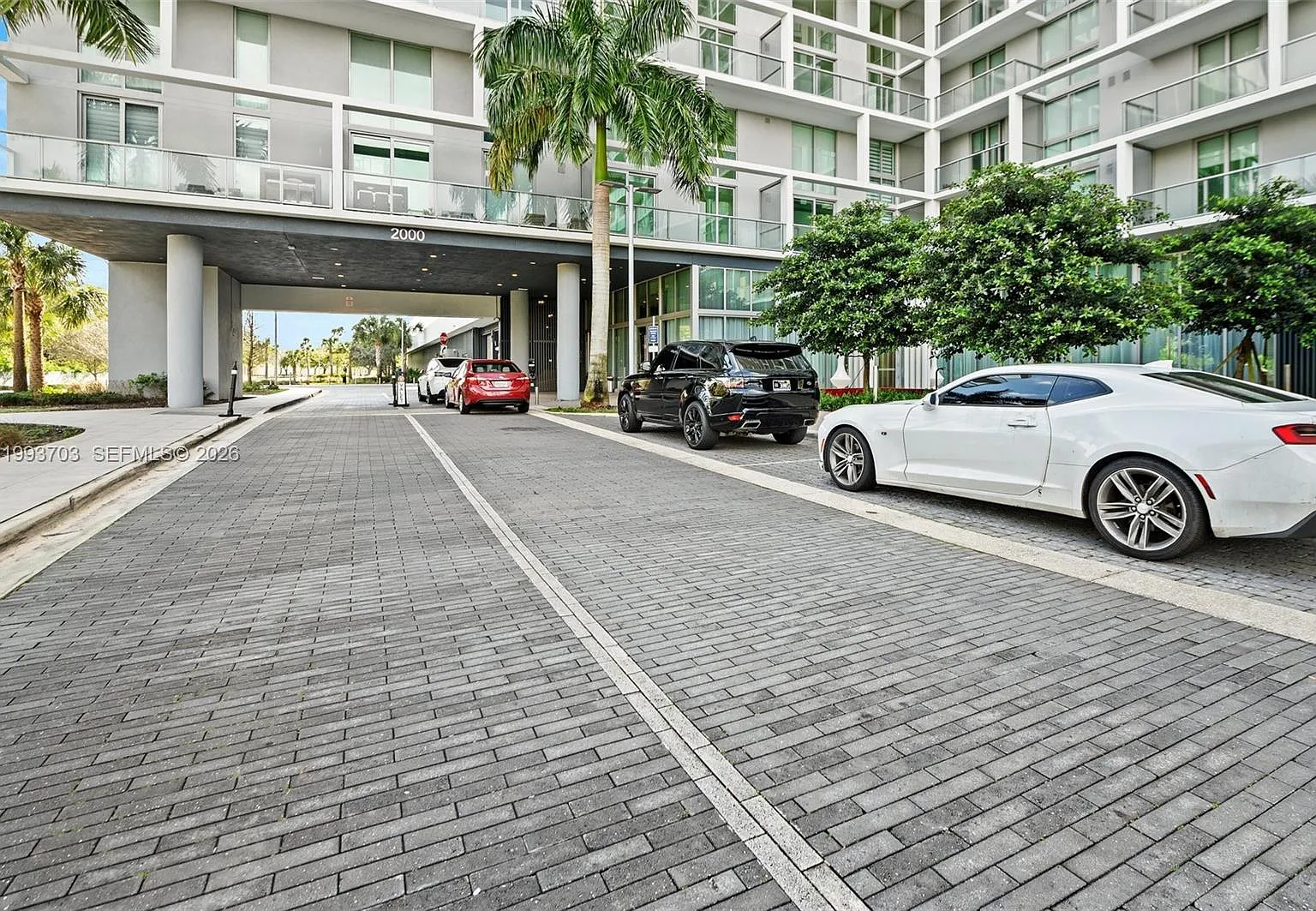 Metropica North Tower One — Photo 3