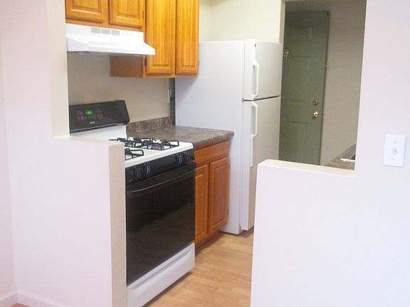 5th image of 16 Hasbrouck Dr APT D