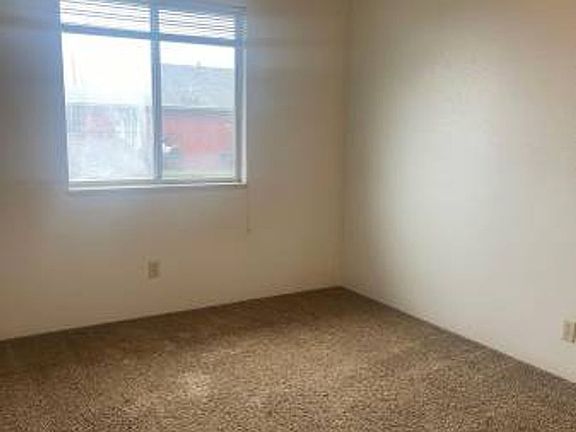 3rd image of 2040-2050 Redwood Way #2046
