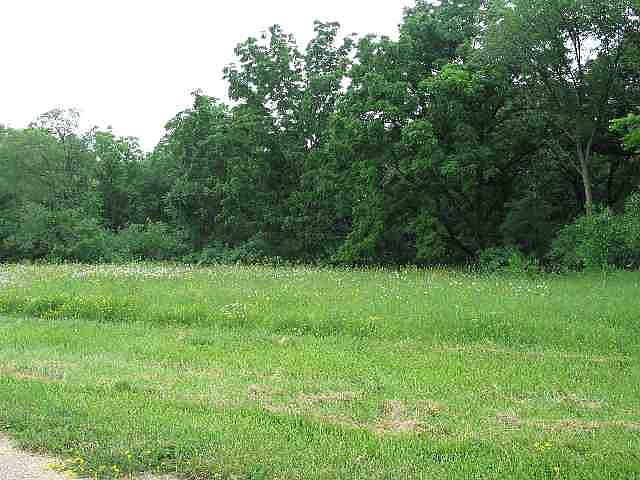 2nd image of 16-87R Canterberry Dr