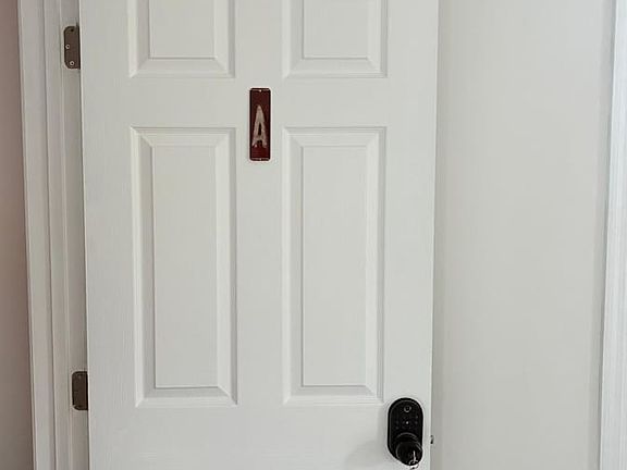5th image of 2827 E 5th Ave Room A