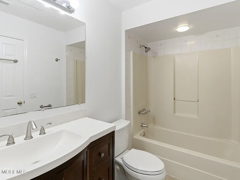 190 Spruce St #10 — Photo 22