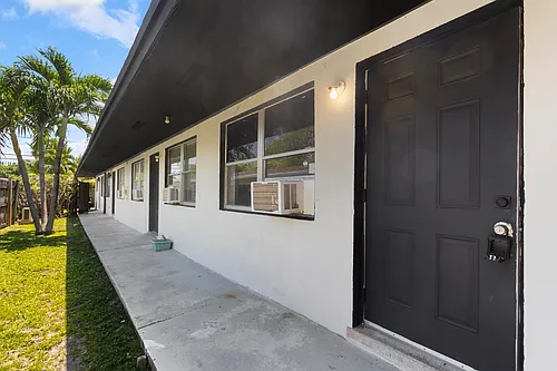 730 NW 4th Ave #1 Photo 1