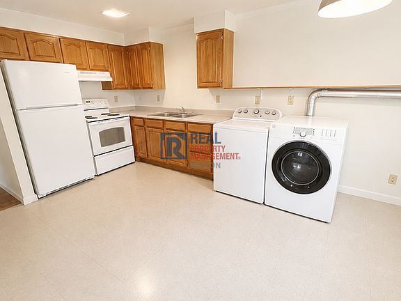 4th image of 77 Winsor Dr #B