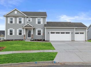 1867 Highland Pointe Way, Grafton, WI 53024