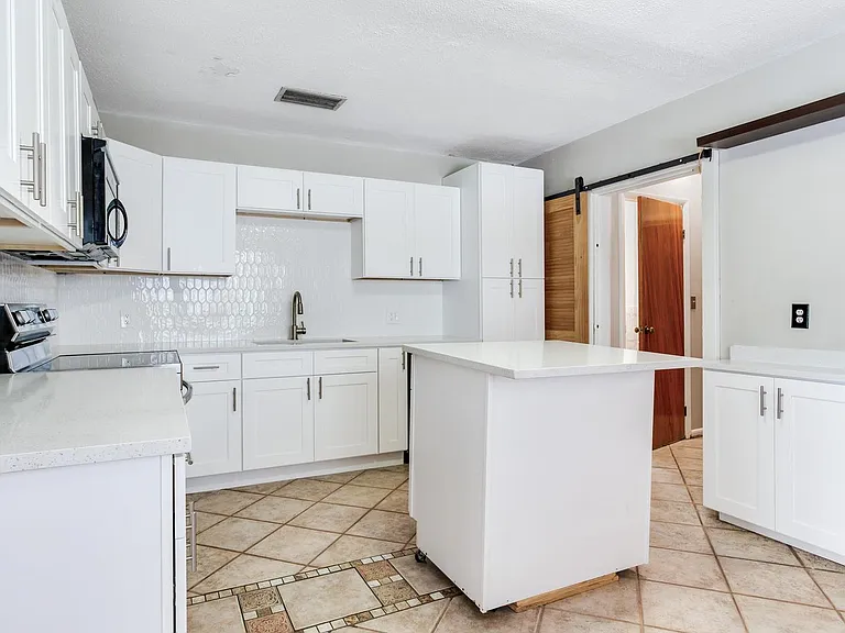 2514 W Gray St — Photo 12