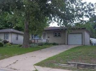 1314 N 8th St, Beatrice, NE 68310