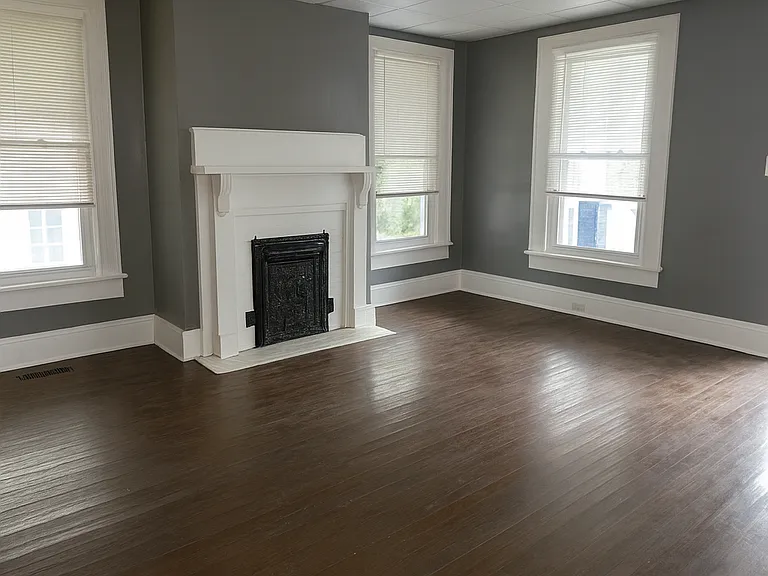 952 Curry Pl — Photo 2