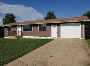 243 Tabor Dr, Killdeer, ND 58640