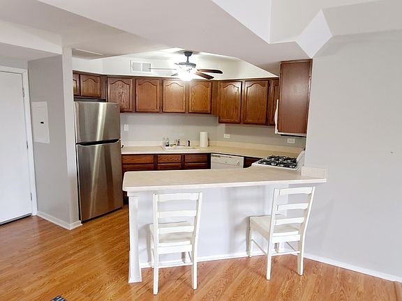 3rd image of 6337 Roosevelt Rd APT 202